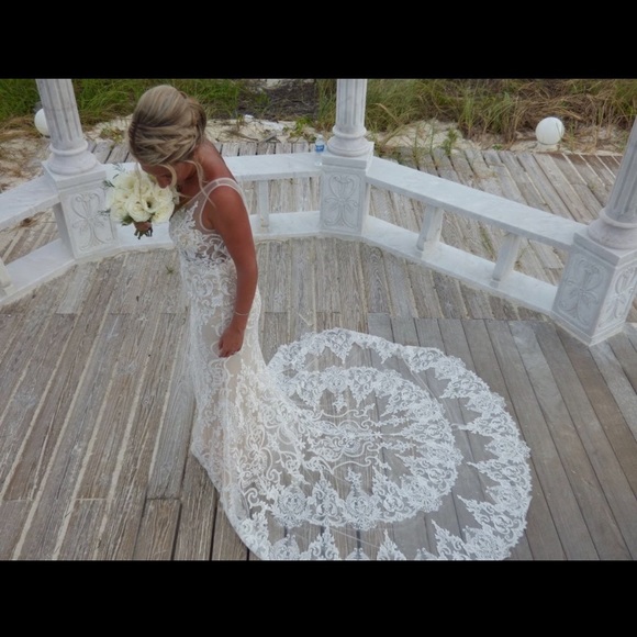 Wedding dress - Picture 5 of 6